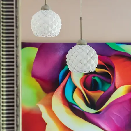 Rose In By Renters Apartman